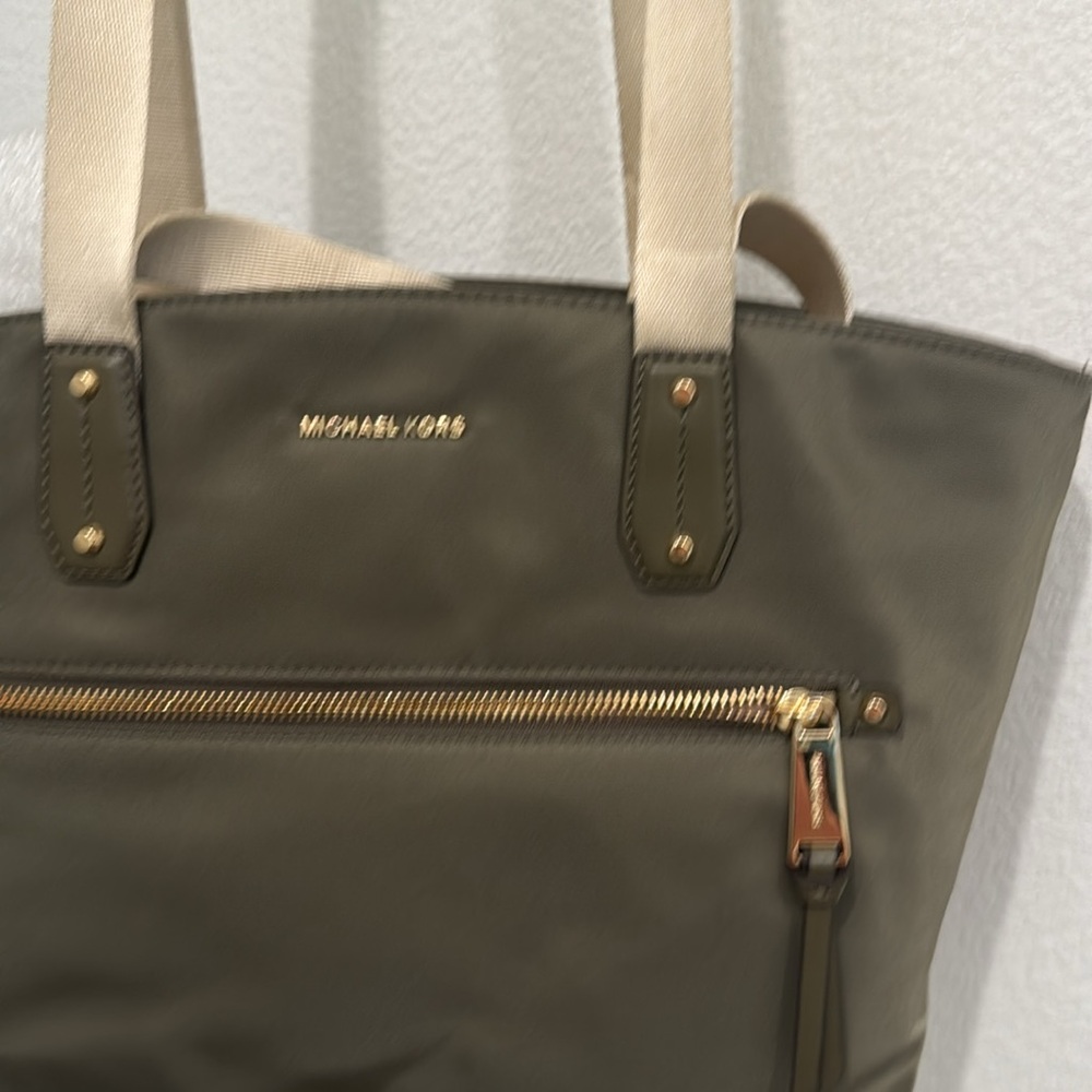 Mk Color Matte Green View 2